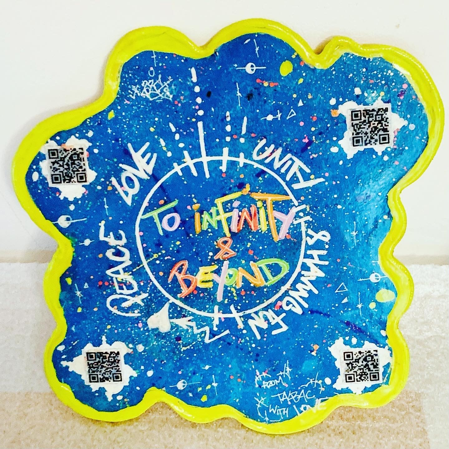 Face bleue — QR codes et To Infinity & Beyond