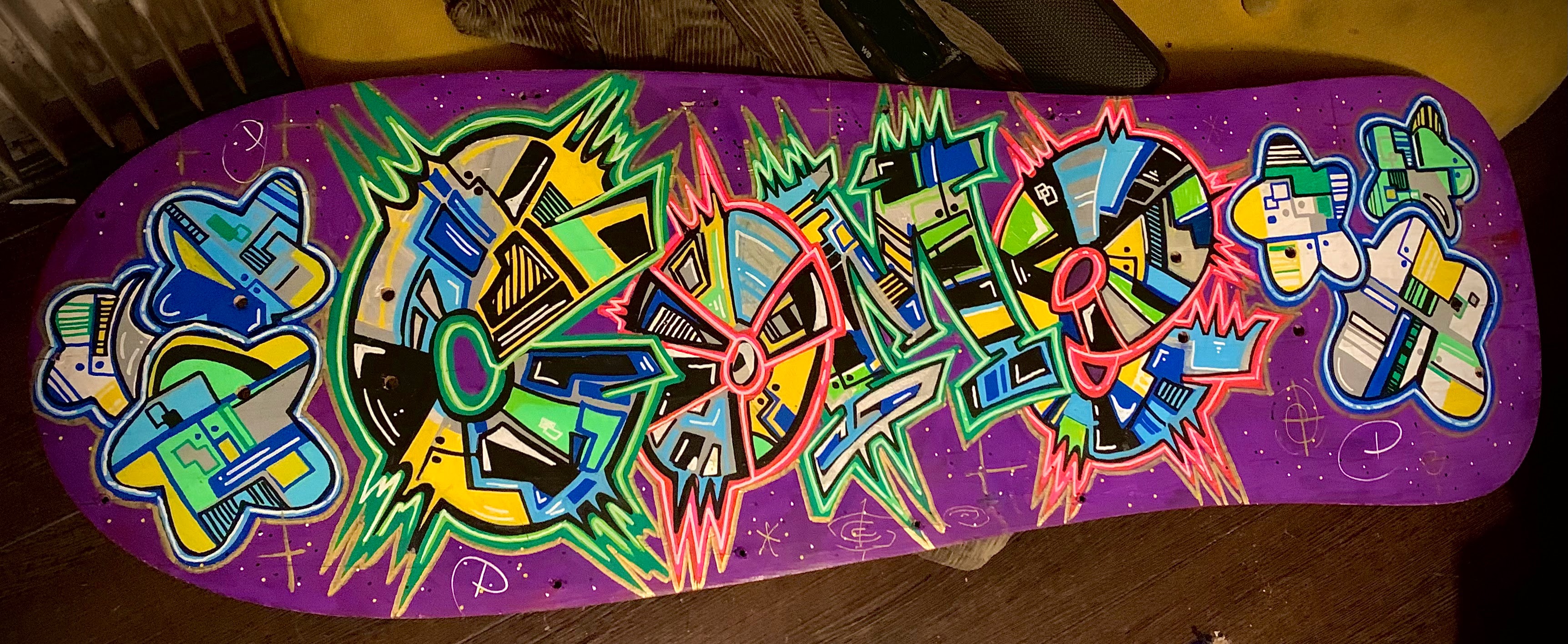 Traits d'Identite — 9